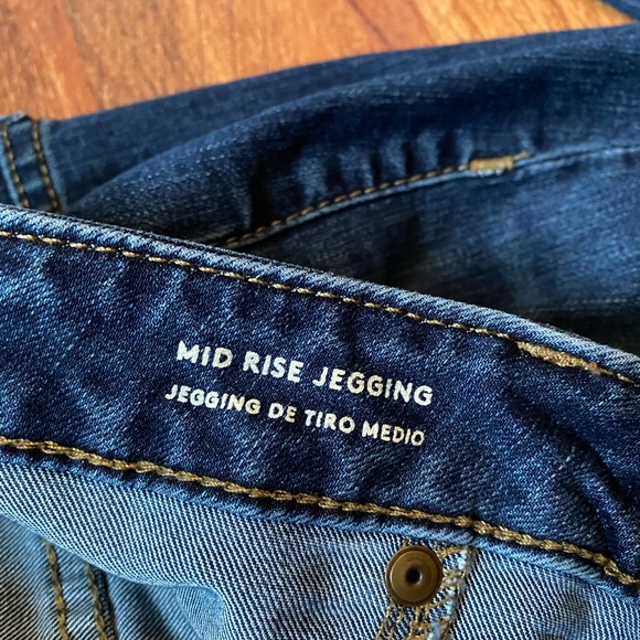 Mid Rise Skinny Jeans - Picture 2 of 3